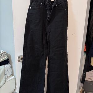 Black Wide-Leg Jeans